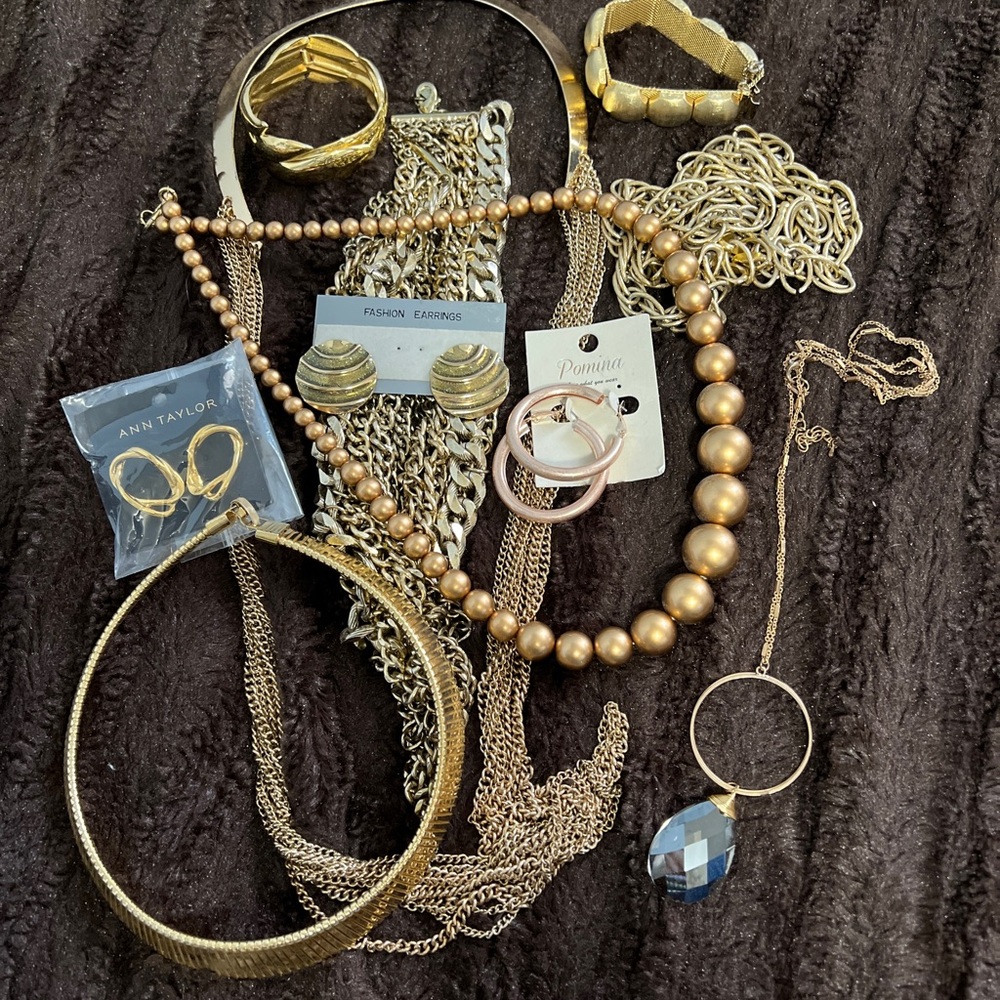 Goldtone Jewelry Lot 11 Pieces Vintage to Now Necklaces Bracelets Earrings